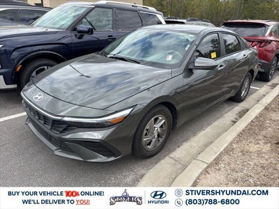 2025 Hyundai Elantra SE 4DR Sedan