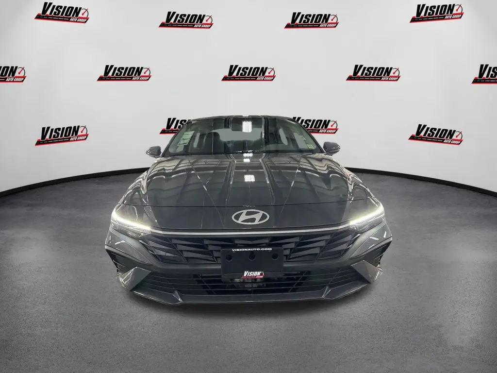 2026 Hyundai ELANTRA SE — photo 1 of 12