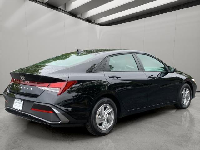 2026 Hyundai Elantra - $21,335