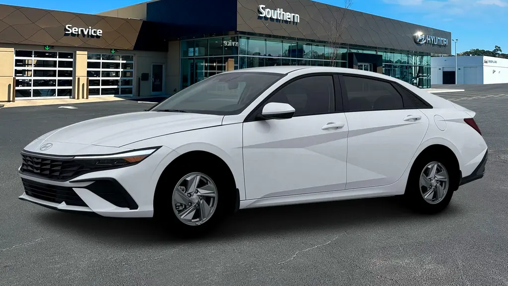 2026 Hyundai ELANTRA SE