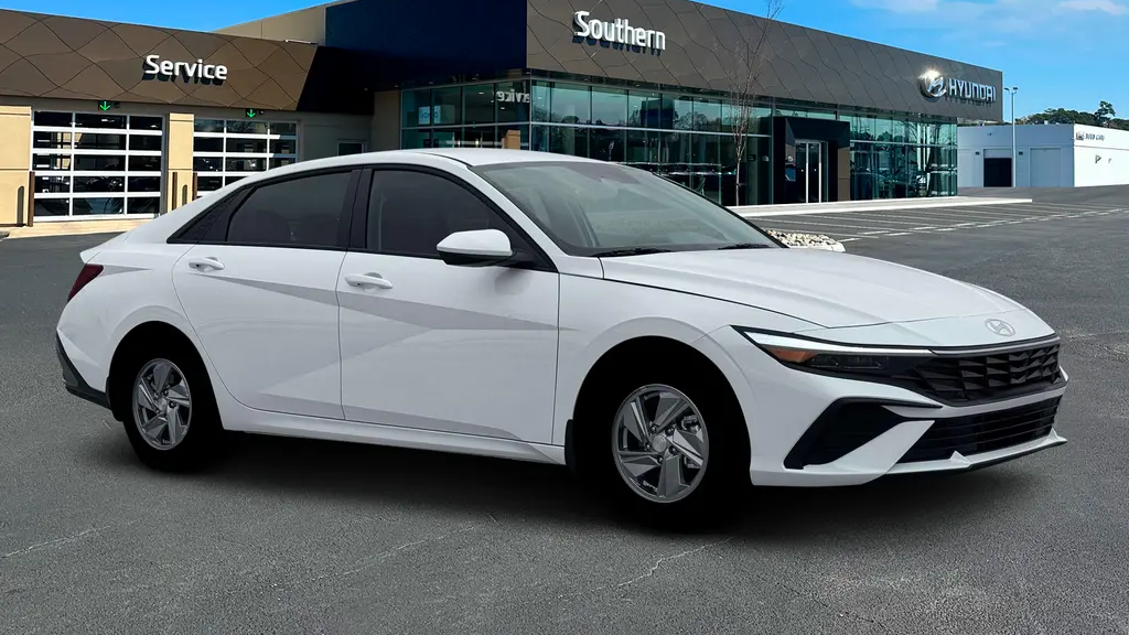 2026 Hyundai ELANTRA SE