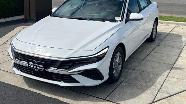 2026 Hyundai ELANTRA SE