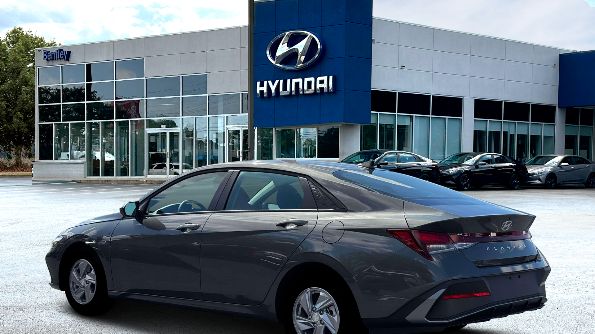 2026 Hyundai ELANTRA SE