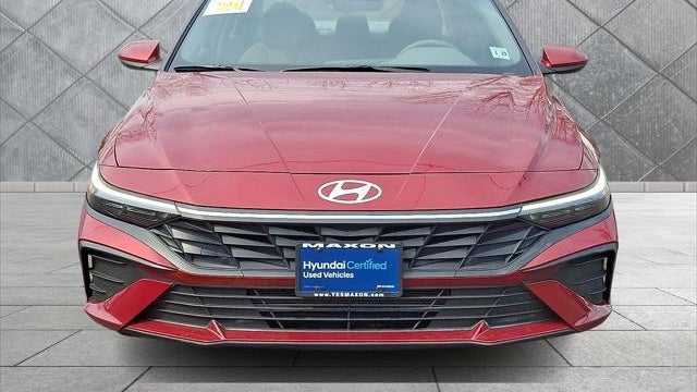 2024 Hyundai ELANTRA SE
