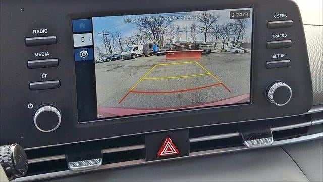 2024 Hyundai ELANTRA SE