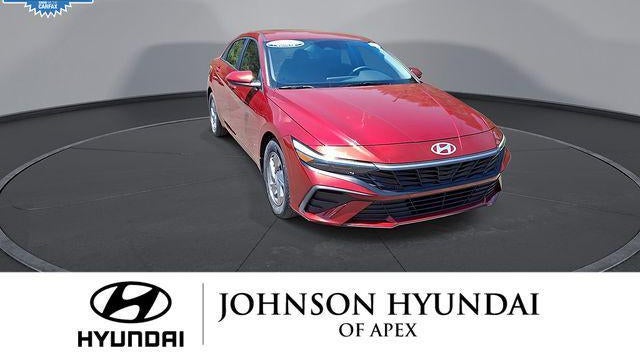 2024 Hyundai ELANTRA SE
