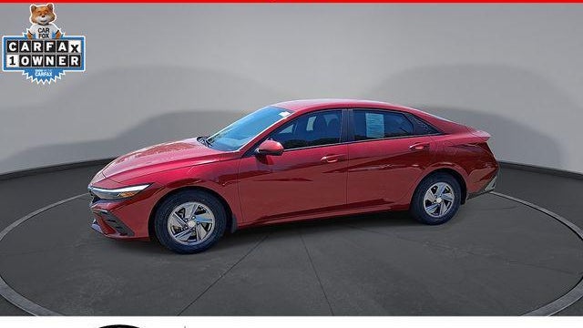 2024 Hyundai ELANTRA SE