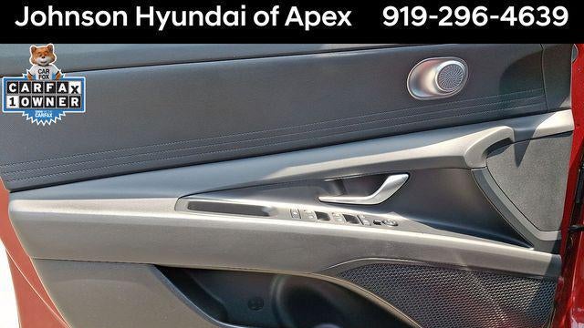 2024 Hyundai ELANTRA SE