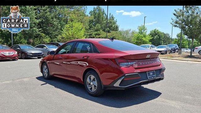 2024 Hyundai ELANTRA SE