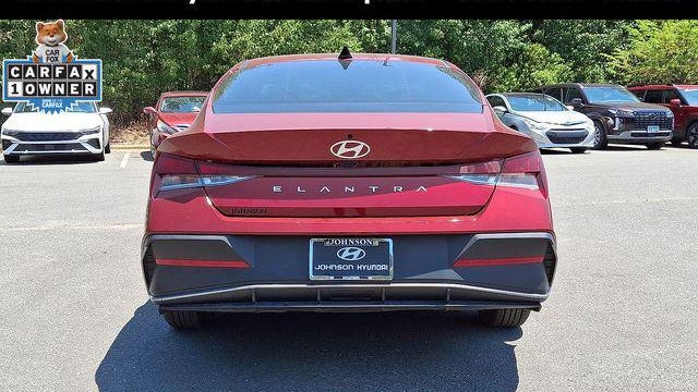 2024 Hyundai ELANTRA SE