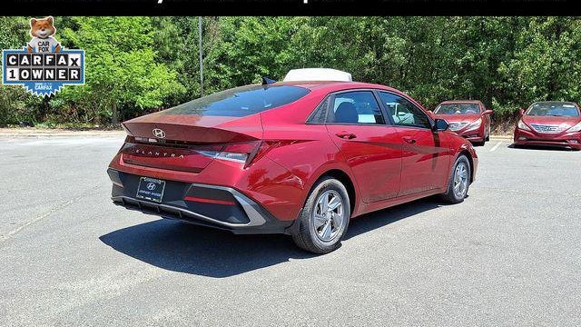 2024 Hyundai ELANTRA SE