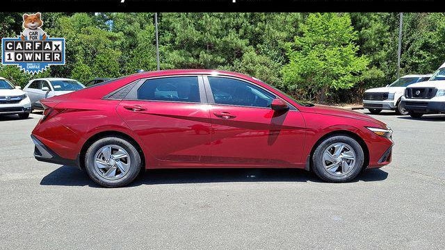2024 Hyundai ELANTRA SE