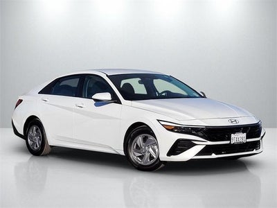 2025 Hyundai Elantra SE 4DR Sedan