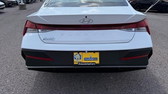 2025 Hyundai ELANTRA SE