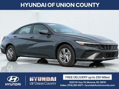 2025 Hyundai Elantra SE 4DR Sedan