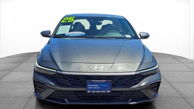 2025 Hyundai ELANTRA SE