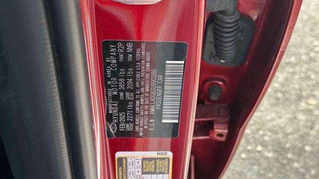 2025 Hyundai ELANTRA SE