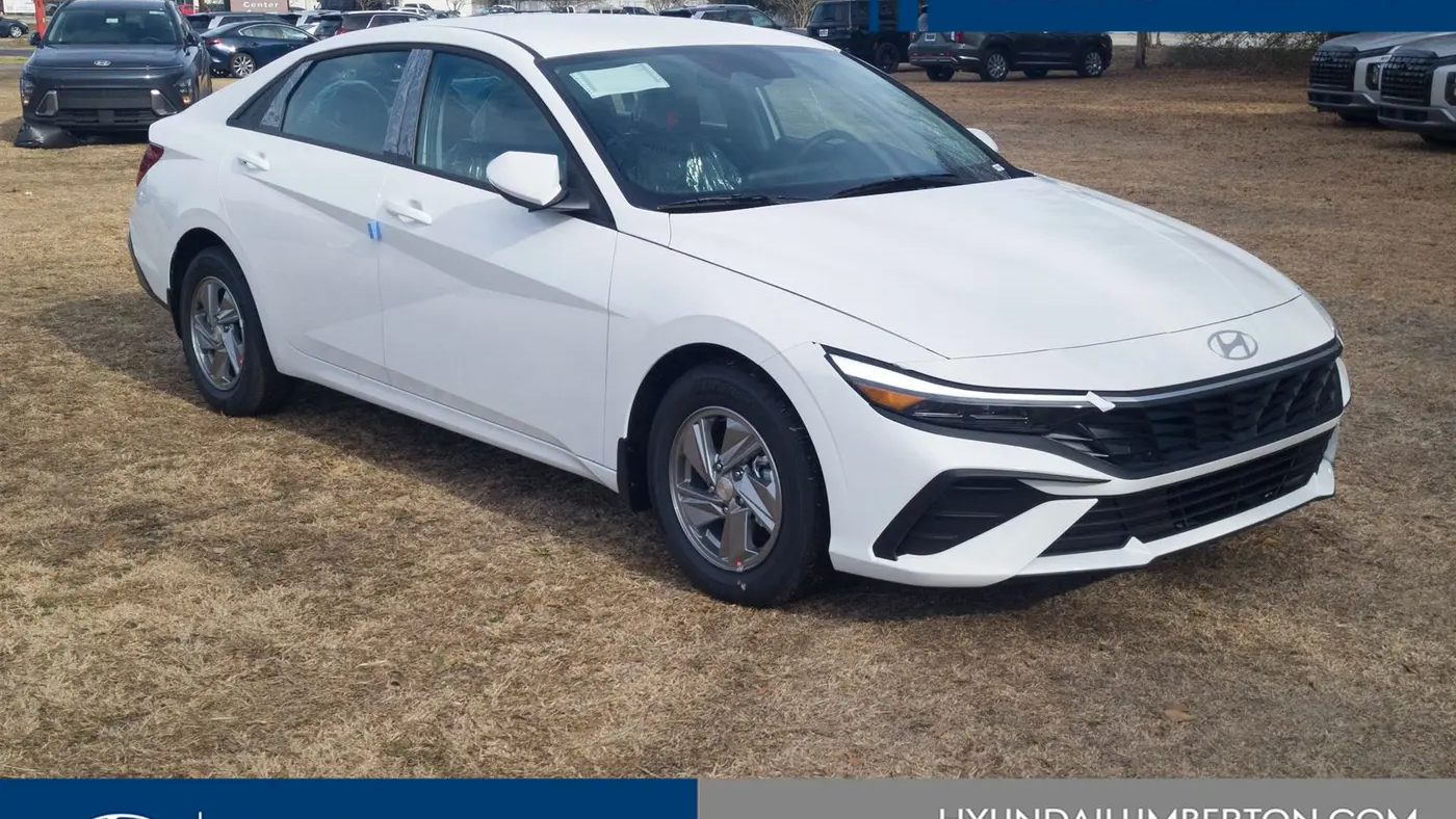 2026 Hyundai ELANTRA SE
