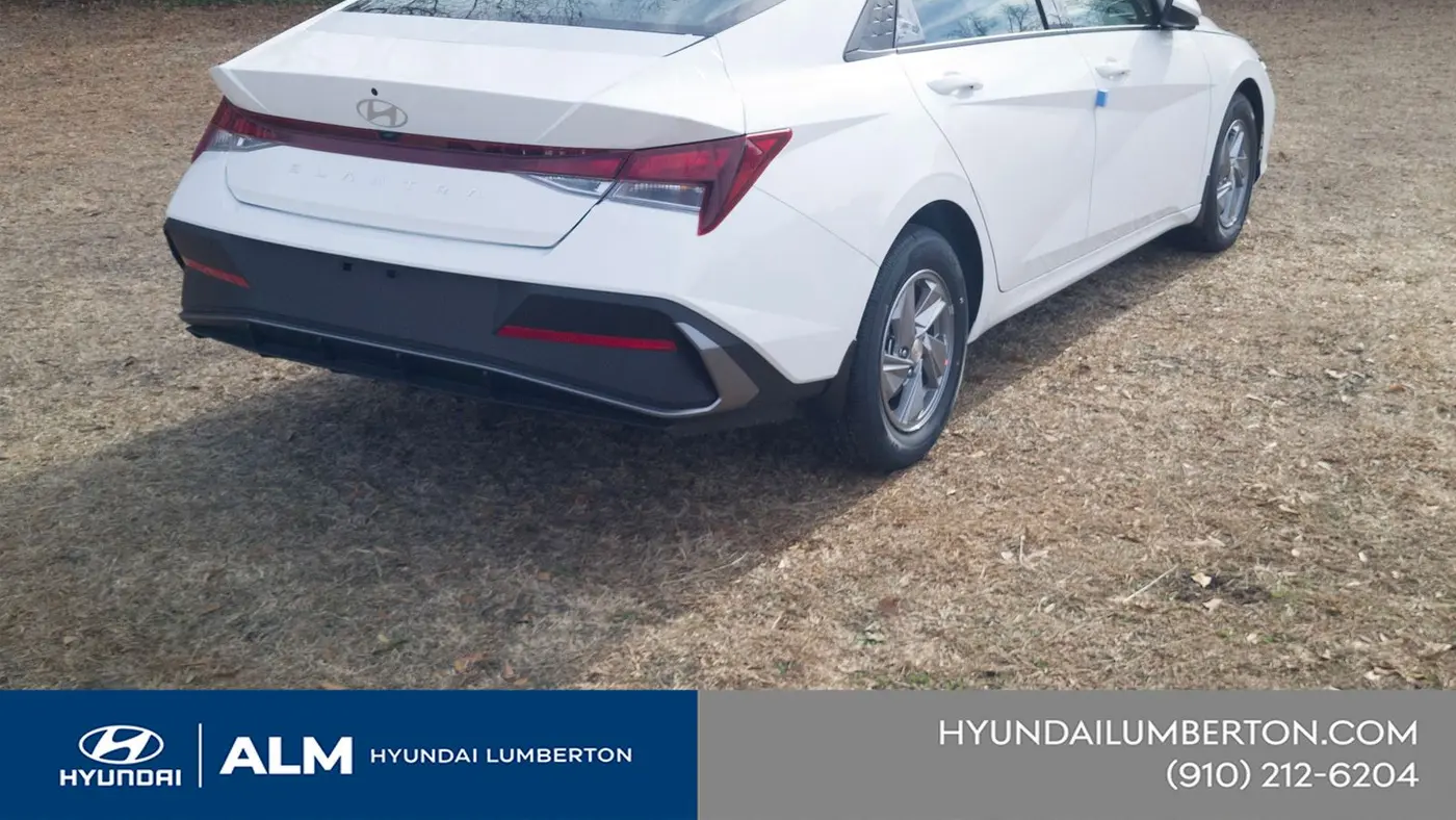 2026 Hyundai ELANTRA SE
