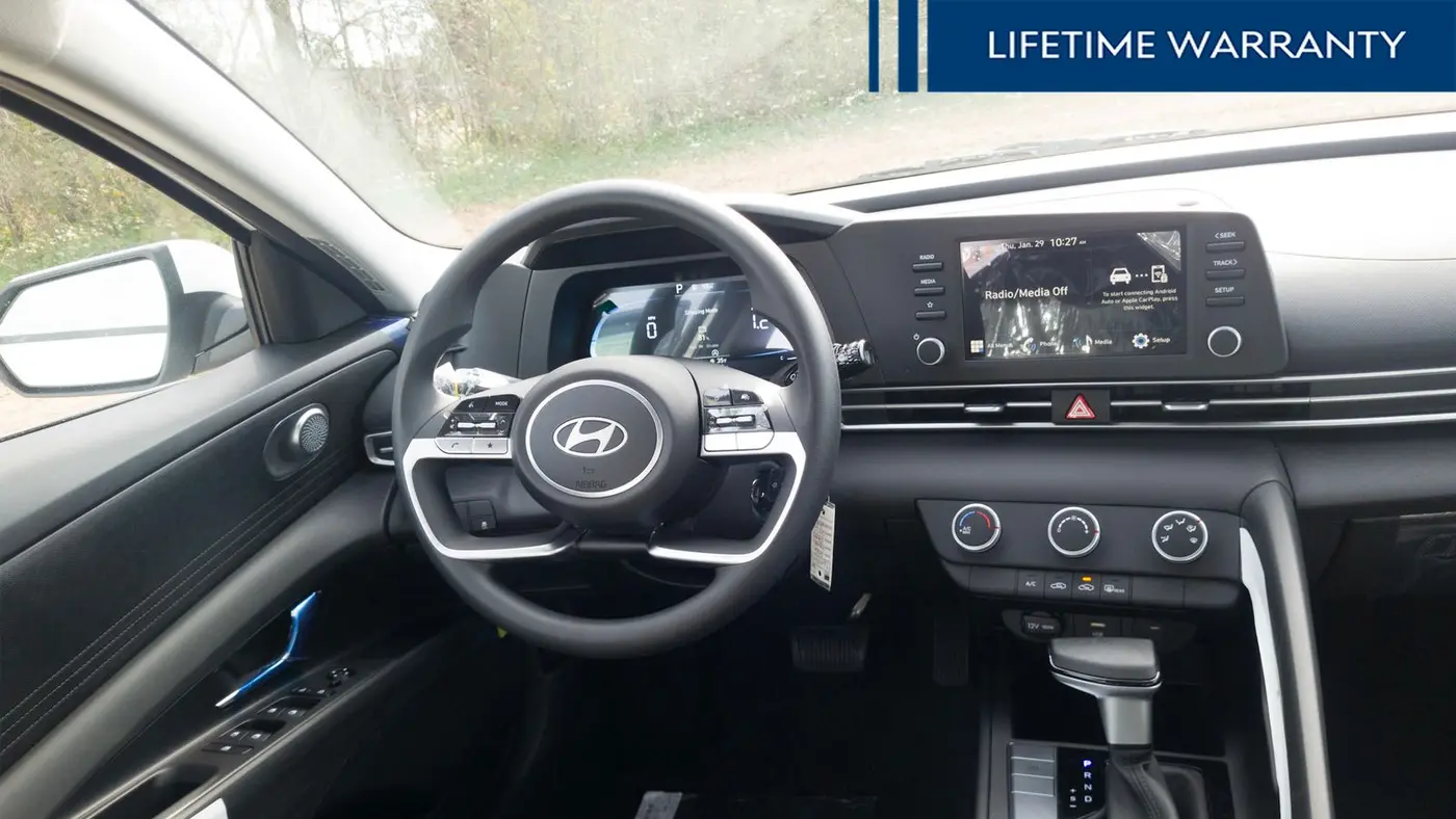2026 Hyundai ELANTRA SE