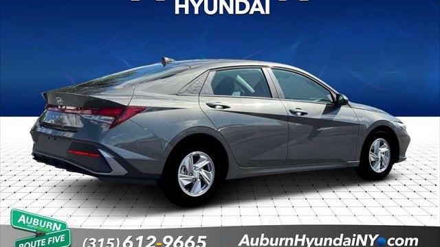 2026 Hyundai ELANTRA SE