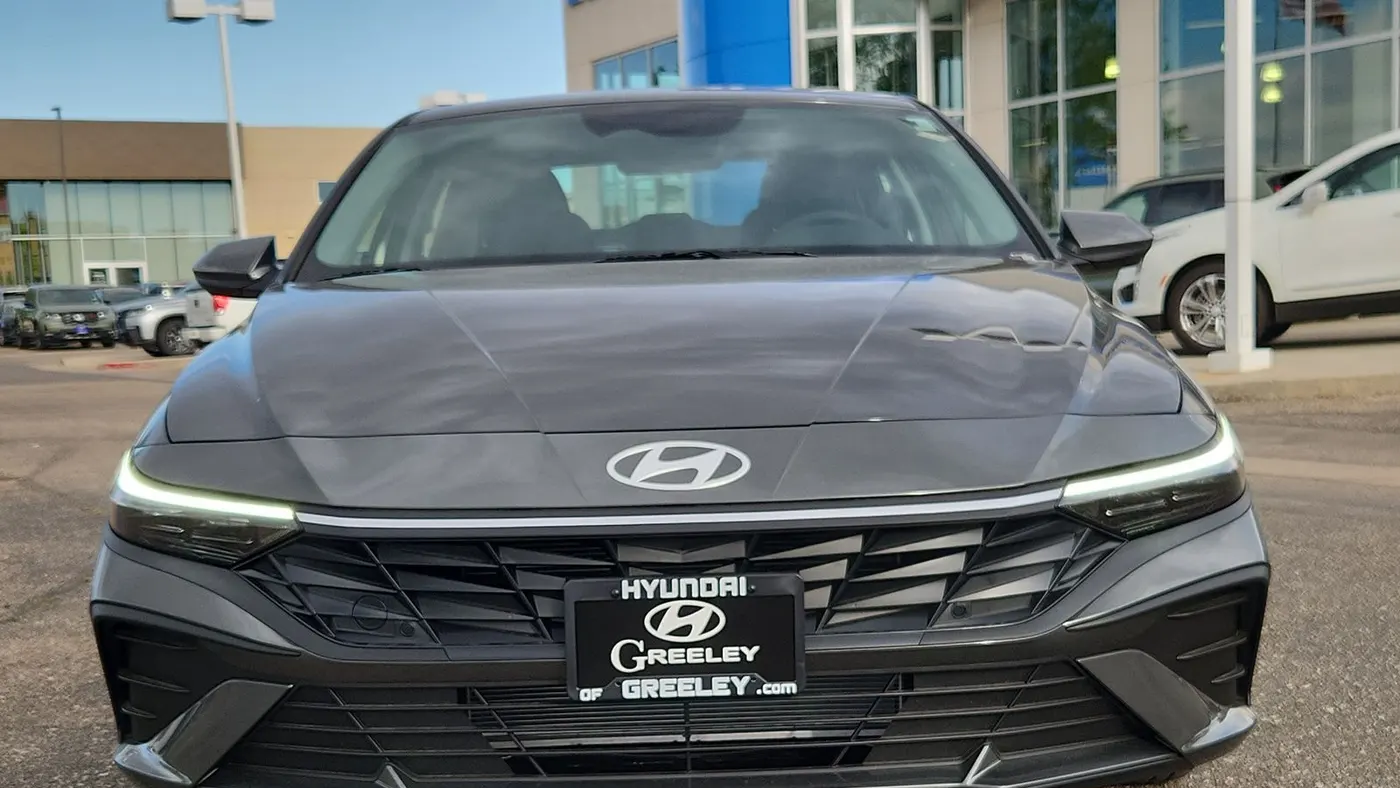 2026 Hyundai ELANTRA SE