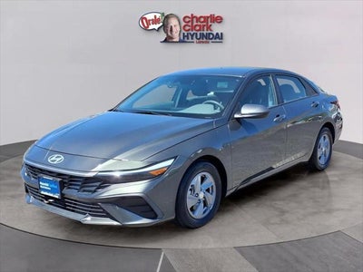 2024 Hyundai Elantra SE 4DR Sedan