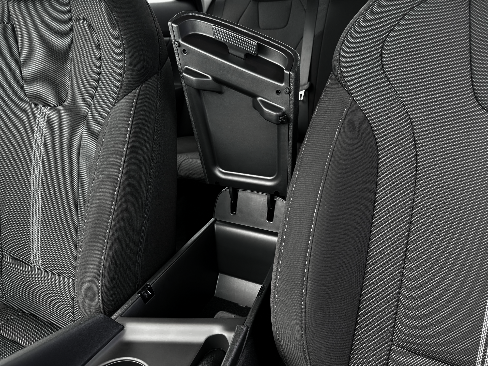 2025 Hyundai Elantra - $19,977