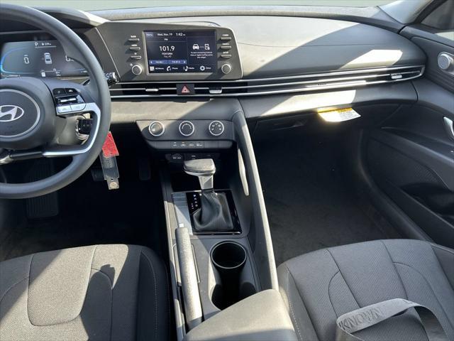 2025 Hyundai Elantra - $24,535