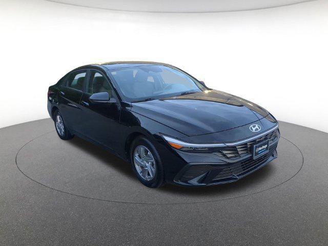 2025 Hyundai Elantra - $21,800