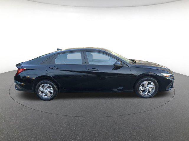 2025 Hyundai Elantra - $21,800