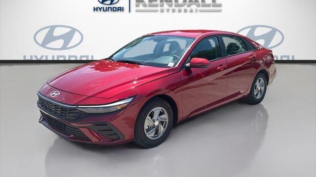2025 Hyundai ELANTRA SE