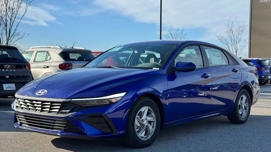 2026 Hyundai ELANTRA SE