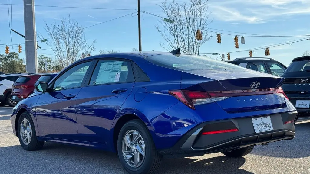 2026 Hyundai ELANTRA SE