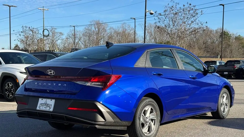 2026 Hyundai ELANTRA SE