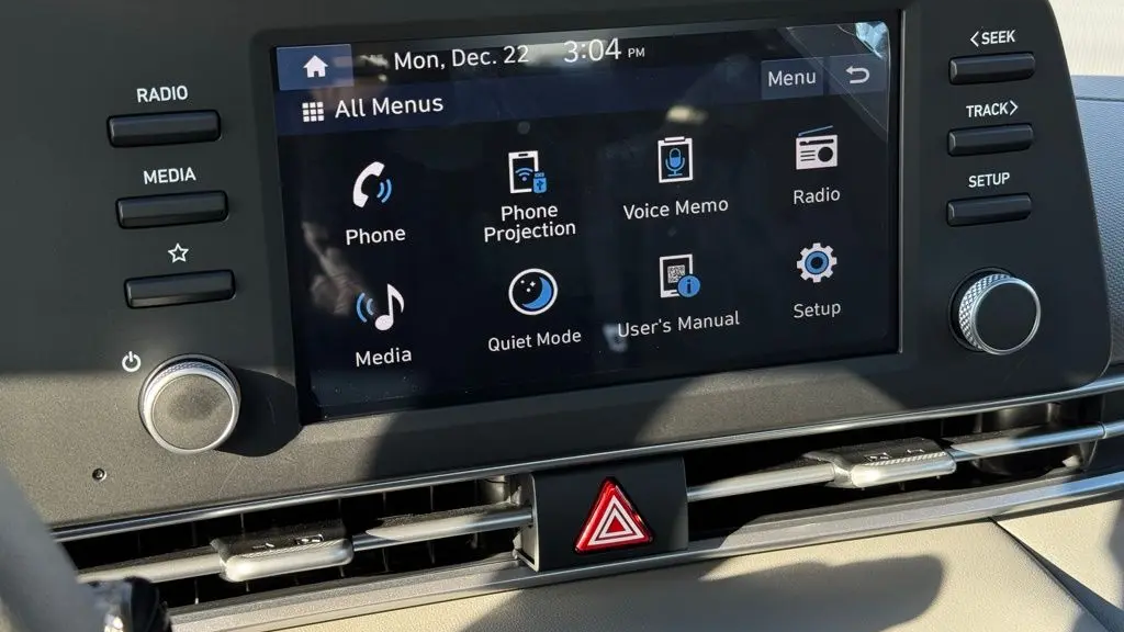 2026 Hyundai ELANTRA SE