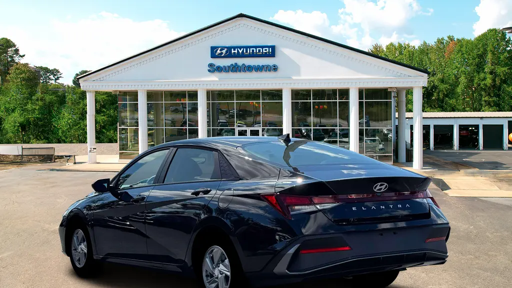 2026 Hyundai ELANTRA SE