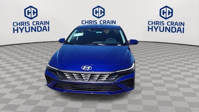 2024 Hyundai ELANTRA SE