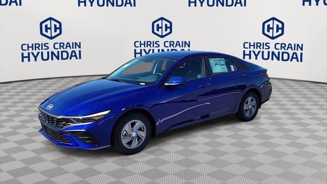 2024 Hyundai ELANTRA SE