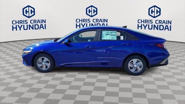2024 Hyundai ELANTRA SE