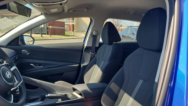 2024 Hyundai ELANTRA SE