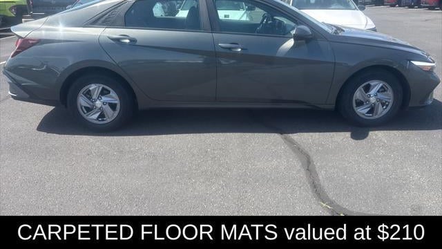 2024 Hyundai ELANTRA SE