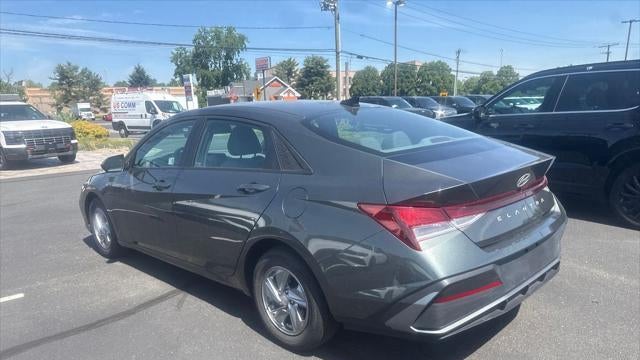 2024 Hyundai ELANTRA SE