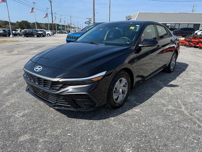 2024 Hyundai Elantra SE 4DR Sedan