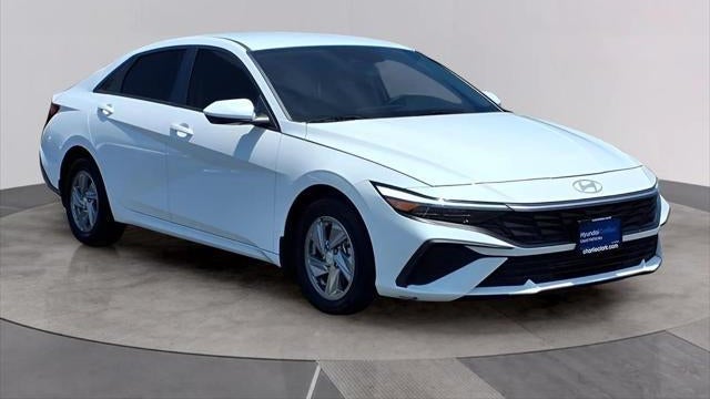 2024 Hyundai ELANTRA SE