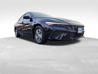 2024 Hyundai Elantra SE 4DR Sedan