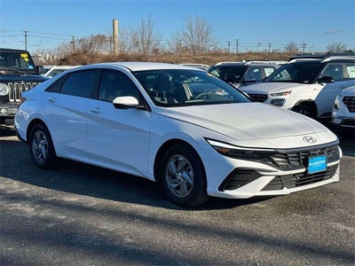 2024 Hyundai Elantra SE 4DR Sedan