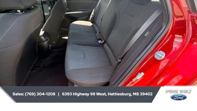 2024 Hyundai ELANTRA SE