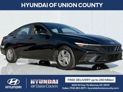 2025 Hyundai Elantra SE 4DR Sedan