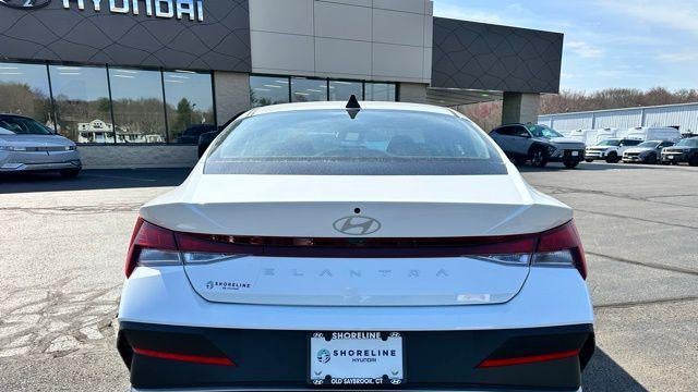 2025 Hyundai ELANTRA SE
